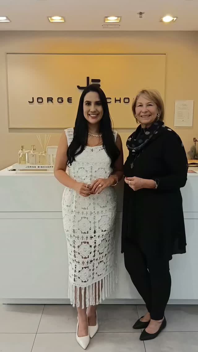 Estive no lançamento da nova coleção da Jorge Bischoff e fui conferir de perto as novidades que estão desembarcando por lá. O design impecável e a sofisticação continuam sendo as marcas registradas da grife, que sabe como ninguém unir tendência e atemporalidade.

​Dê o Play para ver um pouquinho da nossa cobertura e me conta nos comentários: qual é o seu modelo favorito dessa coleção? 👇

​#JorgeBischoff #Moda #Estilo #Lançamento  #DicasDeEstilo