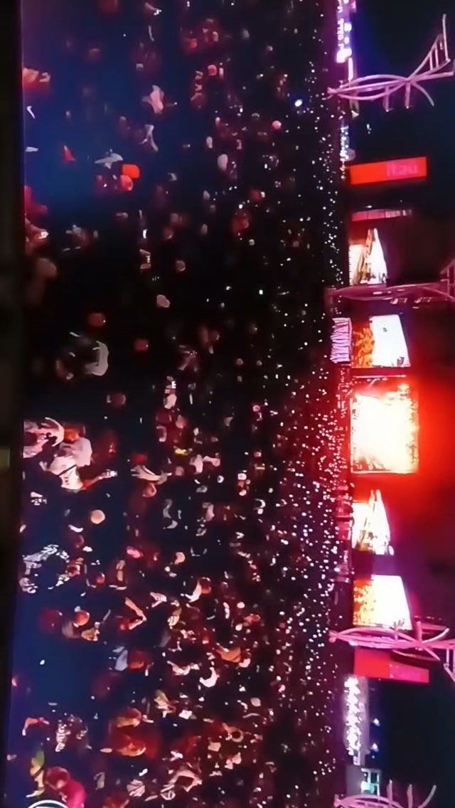 Quem não foi pro Palco Mundo, transformou a sala de casa em primeira fila! 🎹✨

​O Sir Elton John abrindo exceção na aposentadoria pra fazer esse show histórico no Rock in Rio merecia estar eternizado — nem que seja com a energia gritando da tela da TV de casa. A lenda viva entregando tudo mais uma vez! 🚀🎶

​Quem mais tá arrepiado assistindo a esse momento histórico daí? Conta aqui nos comentários qual música dele não podia faltar de jeito nenhum! 👇

​#EltonJohn #RockInRio #estiloangelica  #PalcoMundo #MusicaAoVivo